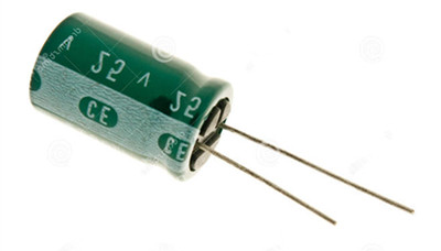 哪些因素會引起電機啟動電容器的電流異常?